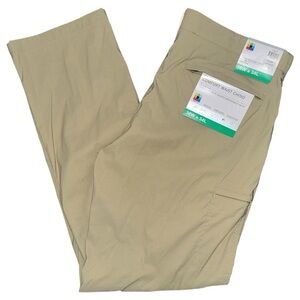 UB Tech NWT Men’s Size 38 x 34 Khaki Comfort Waist Chino Pants